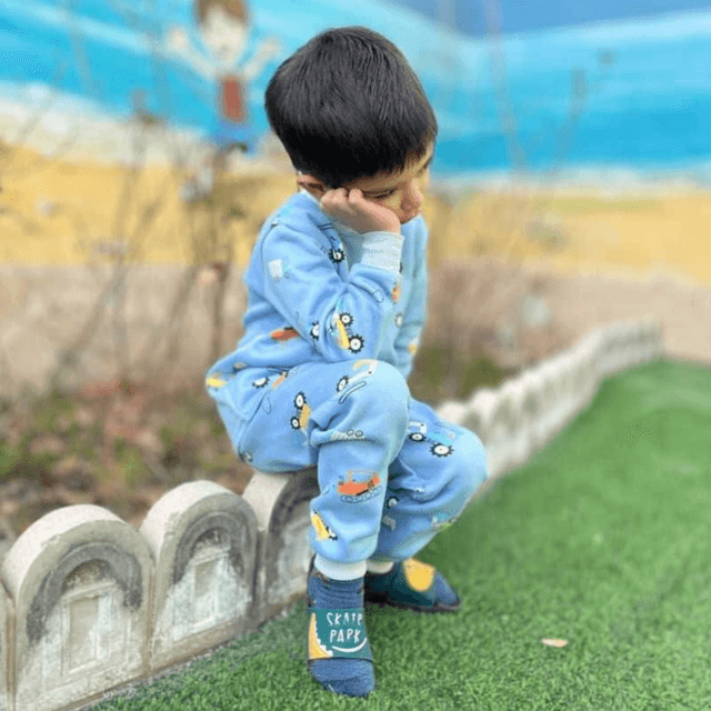 فرهاد هنوز حرف نمی‌زند… شاید چون کسی صدایش را نشنیده