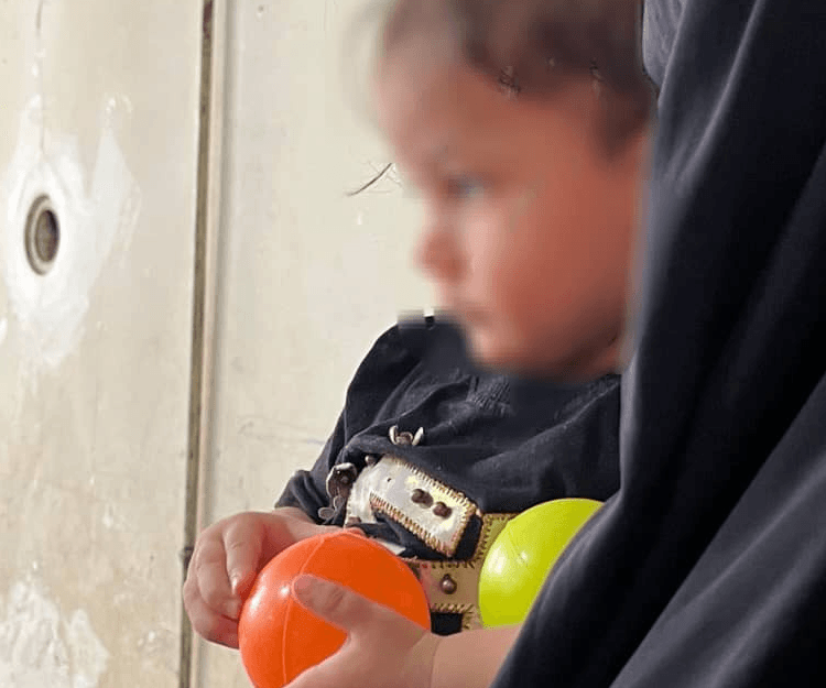 یک در بسته، یک مادر چشم‌انتظار، و شما…