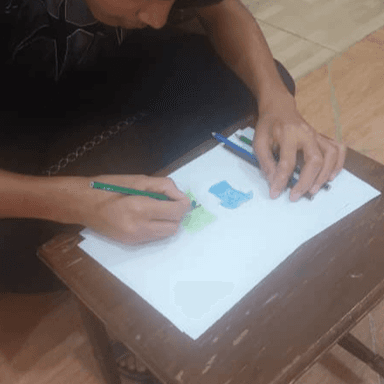 به خاطر یکدست لباس