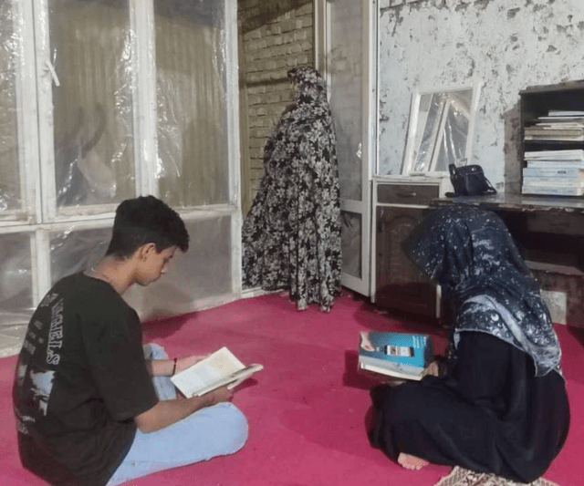 پدر زمینگیر ، مادر در معرض فلج شدن … چه کسی پشت این بچه‌ها می‌ایستد؟