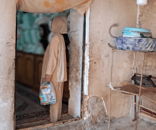 از پشت دیوار غسالخانه، صدای زندگی می‌آید؛ صدای زرین!