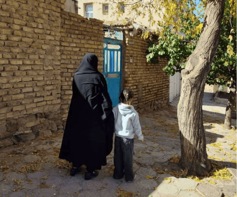 از شکنجه های عجیب جان سالم بدر بردند و حالا آوارگی تهدیدشان می‌کند.