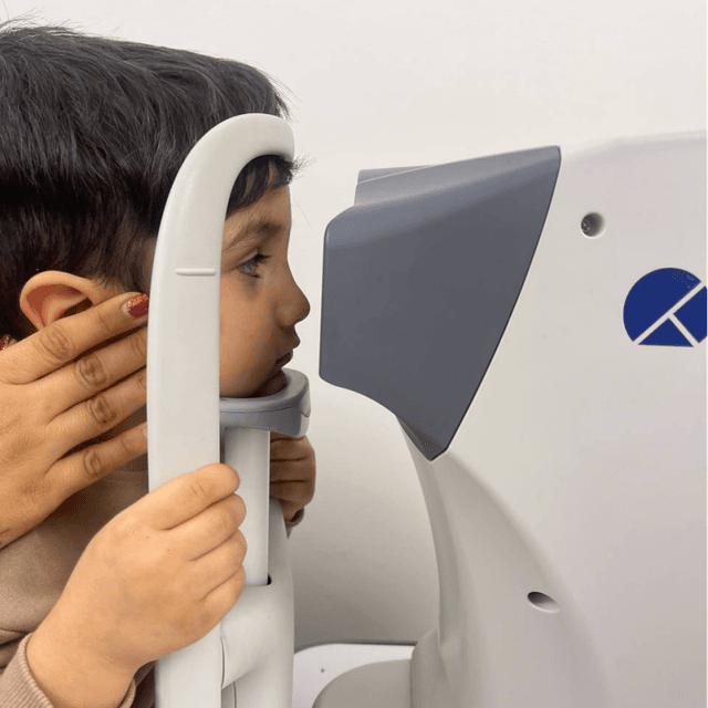 او فقط می‌خواهد مثل بقیه کودکان، نگاه کند و بخندد