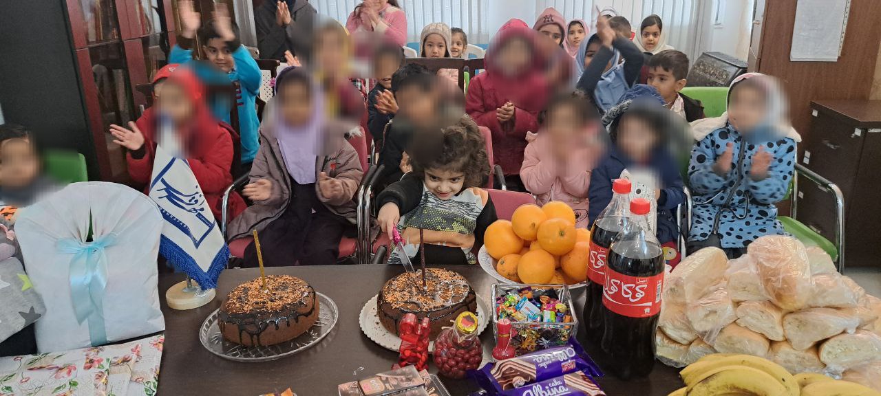 جشن تولد دی ماهی‌ها در شعبه مشهد مهرآفرین